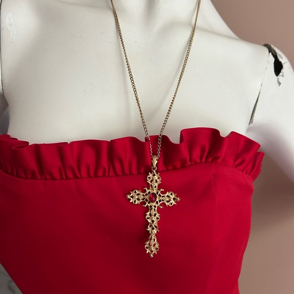 AVON Elegant Gold Cross Pendant with Red Gemstone NECKLACE ✝️ - Picture 4 of 7